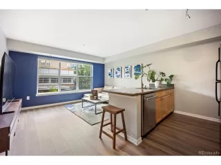 Photo #6: 7202471 Listing