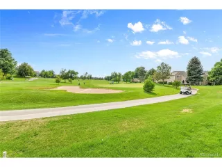 Photo #2: 7203870 Listing