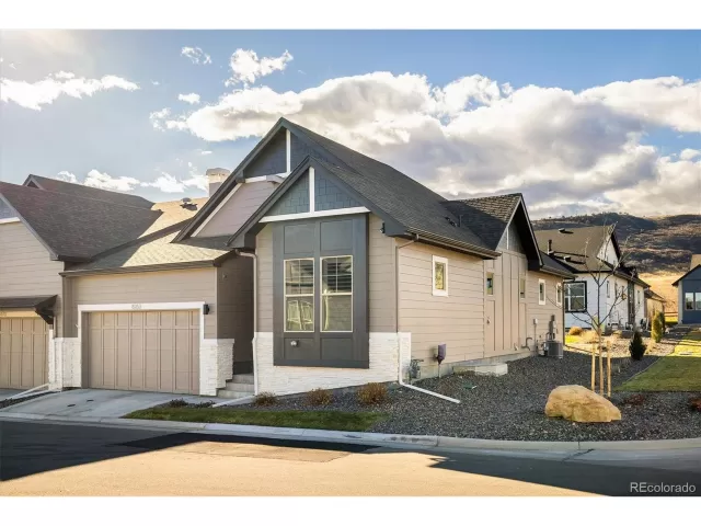 MLS: 7212677 Condo For Sale