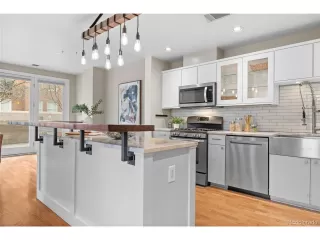 Photo #2: 7213089 Listing