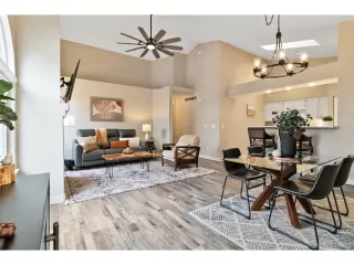 Photo #5: 7215996 Listing