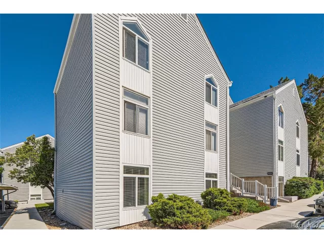 MLS: 7218421 Condo For Sale