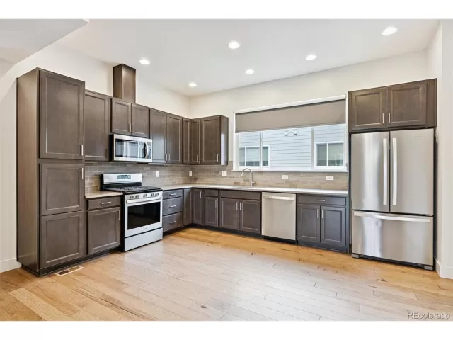 MLS: 7221655 Condo For Sale