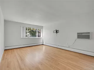 Photo #4: 7232727 Listing