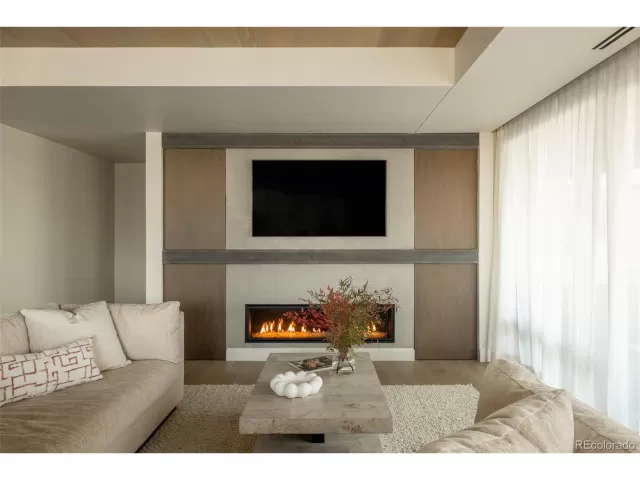 MLS: 7246423 Condo For Sale