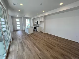 Photo #4: 7258300 Listing