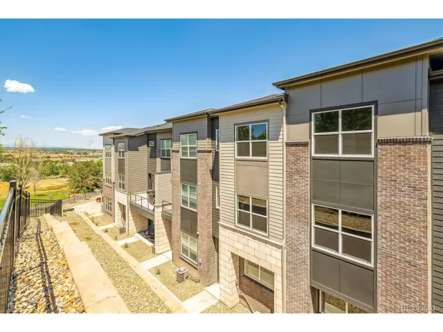 MLS: 7260792 Condo For Sale