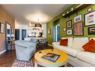 Photo #4: 7305860 Listing