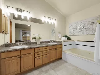 Photo #6: 7310190 Listing