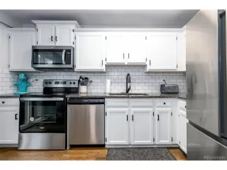 Photo #5: 7314808 Listing