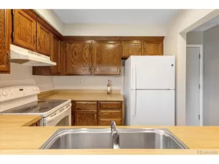 Photo #5: 7319200 Listing