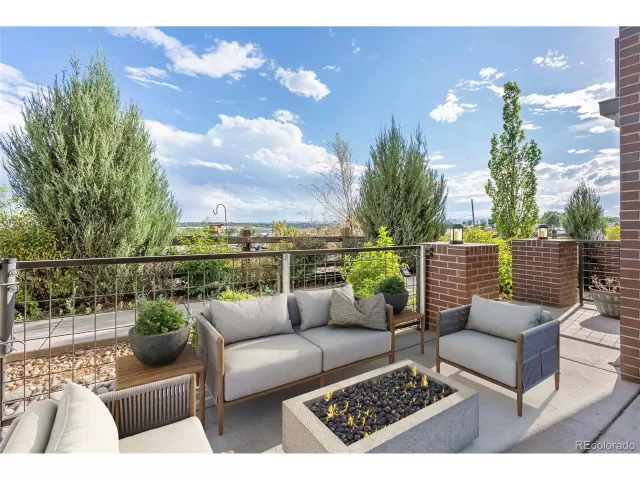 MLS: 7320538 Condo For Sale