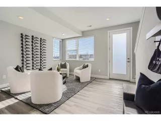 Photo #5: 7324998 Listing