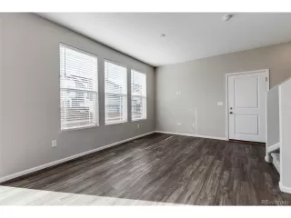 Photo #5: 7330963 Listing