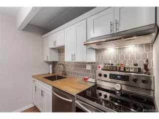 Photo #6: 7346134 Listing