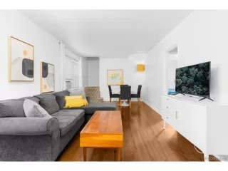 Photo #4: 7357303 Listing