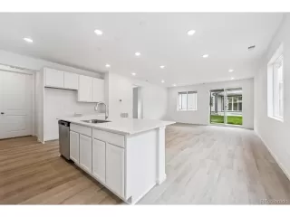 Photo #2: 7359115 Listing 