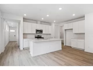 Photo #4: 7359115 Listing 