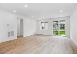 Photo #5: 7359115 Listing 