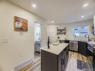 Photo #4: 7363587 Listing 