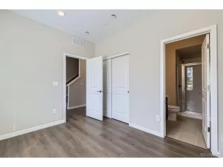 Photo #5: 7366980 Listing