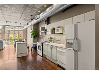 Photo #6: 7368077 Listing