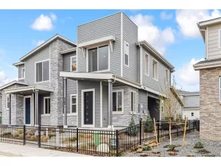 More Details about MLS # 7372581 : 4588 S VERSAILLES ST B AURORA CO 80015