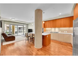 Photo #6: 7376980 Listing