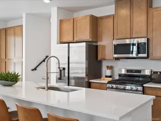 Photo #6: 7379718 Listing 