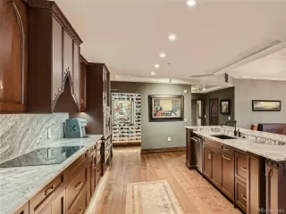 Photo #6: 7380250 Listing