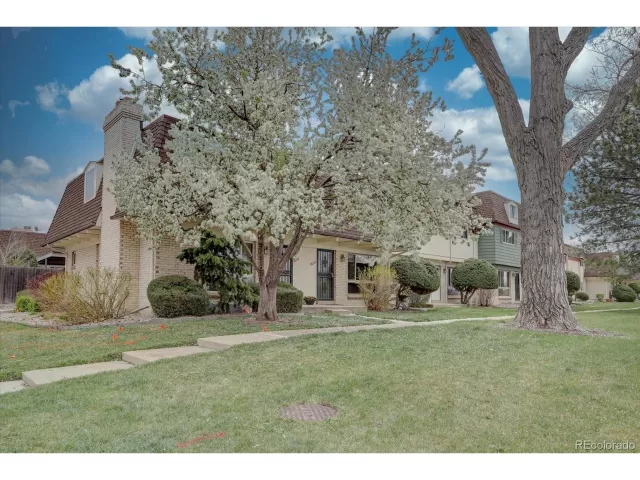 MLS: 7390998 Condo For Sale