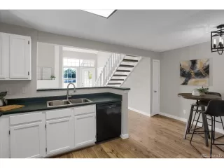 Photo #5: 7392266 Listing