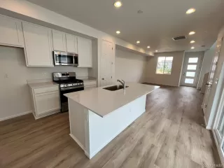 Photo #4: 7394209 Listing