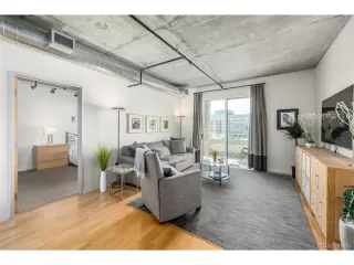 Photo #2: 7398617 Listing