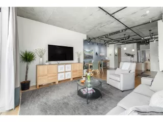 Photo #5: 7398617 Listing