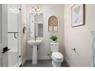 Photo #5: 7399704 Listing