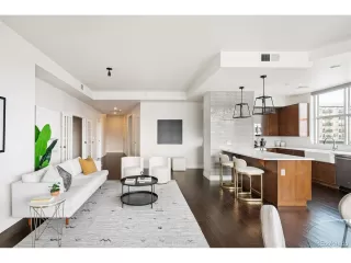 Photo #5: 7400644 Listing