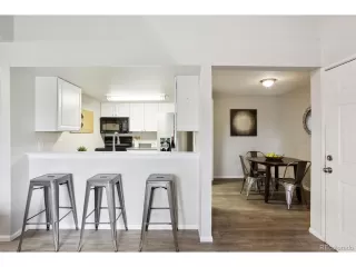 Photo #3: 7404105 Listing