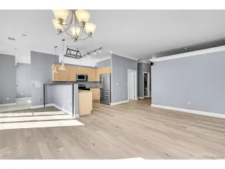 Photo #6: 7404384 Listing