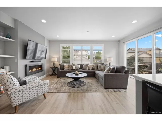 MLS: 7404517 Condo For Sale