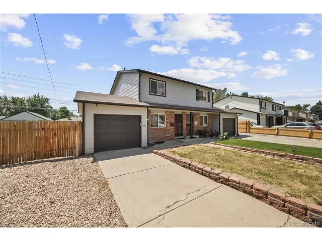 MLS: 7406346 Condo For Sale