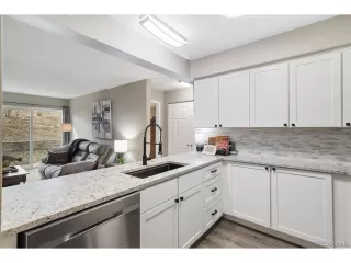 Photo #3: 7407382 Listing 