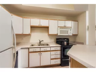 Photo #5: 7408286 Listing