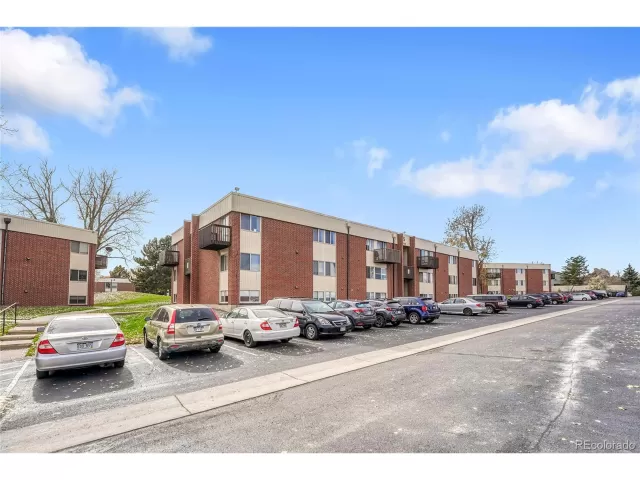 MLS: 7421555 Condo For Sale