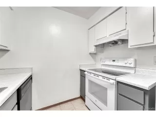 Photo #3: 7421555 Listing