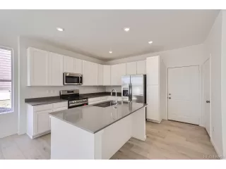 Photo #2: 7422155 Listing