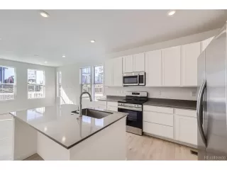 Photo #4: 7422155 Listing