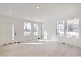 Photo #5: 7422155 Listing