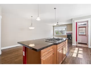 Photo #4: 7436959 Listing