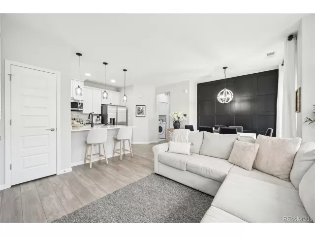 MLS: 7439001 Condo For Sale